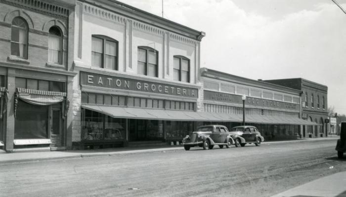 Red Deer Archives, P214; Gaetz Avenue looking south, ca. 1947