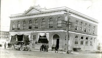 Red Deer Archives, P3642; Dr. Parsons office in the Gaetz-Cornett block, 1910