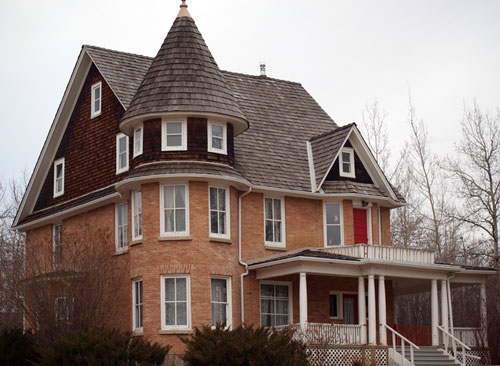 Color photograph of the Cronquist House