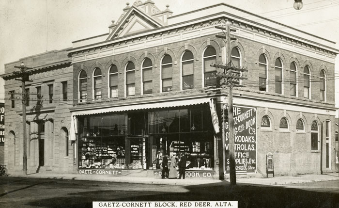 Photo of Gaetz Cornett Drug and Book Company circa 1910-1920