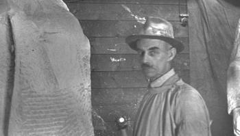 Major Frant H. Norbury sculpting the cenotaph in 1922.
