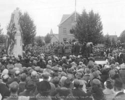 Cenotaph 1922 Red Deer Archives P3210