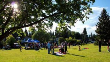 Image of people at the Sunnybrook block party in 2013